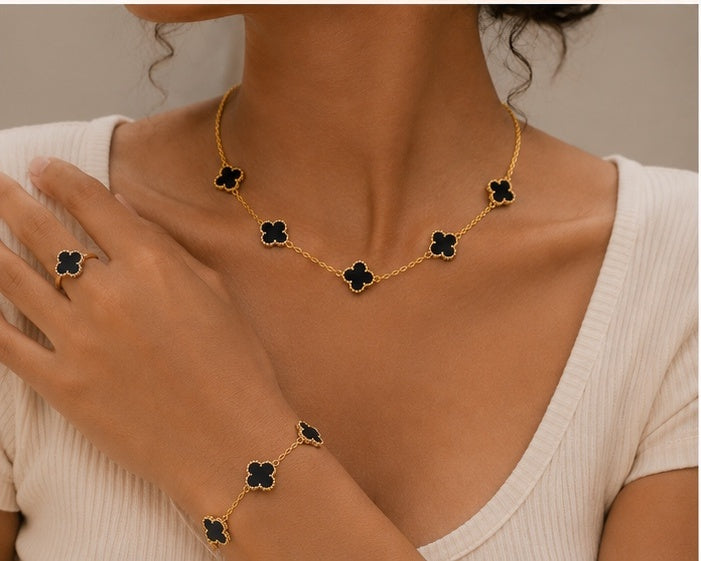 Black Clover Jewelry Set ✨